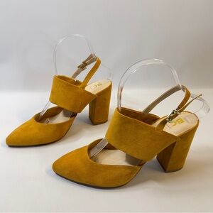 BORN IN CALIFORNIA Women’s 7 1/2 Mustard yellow Strap Summer Sandal